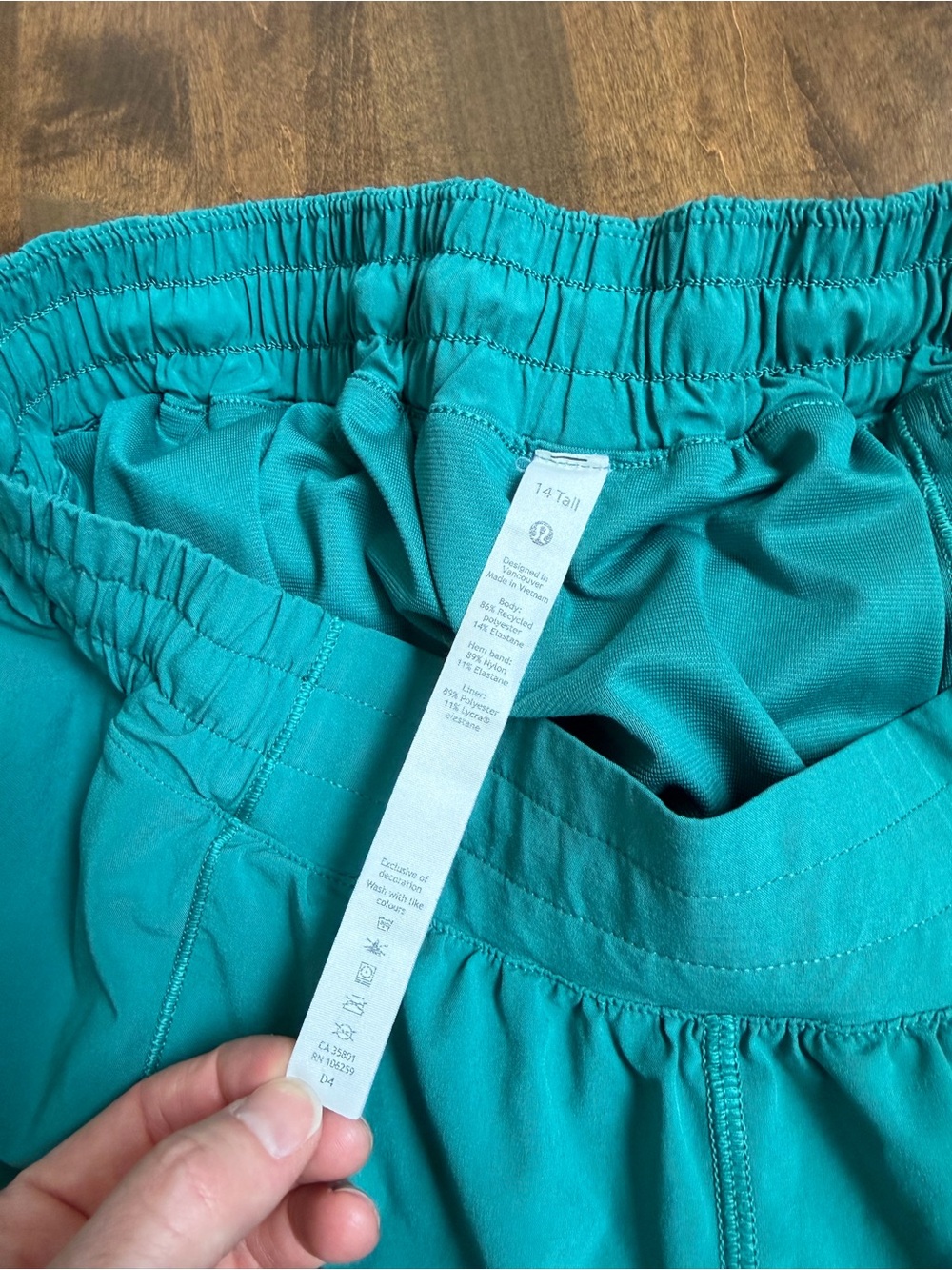 Lululemon Hotty Hot Low Rise Short 4"
Teal Lagoon running shorts - Picture 9 of 10